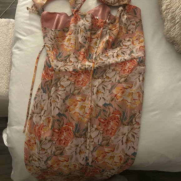 Wayf Floral Ruffle Sleeve Dress - Picture 4 of 8